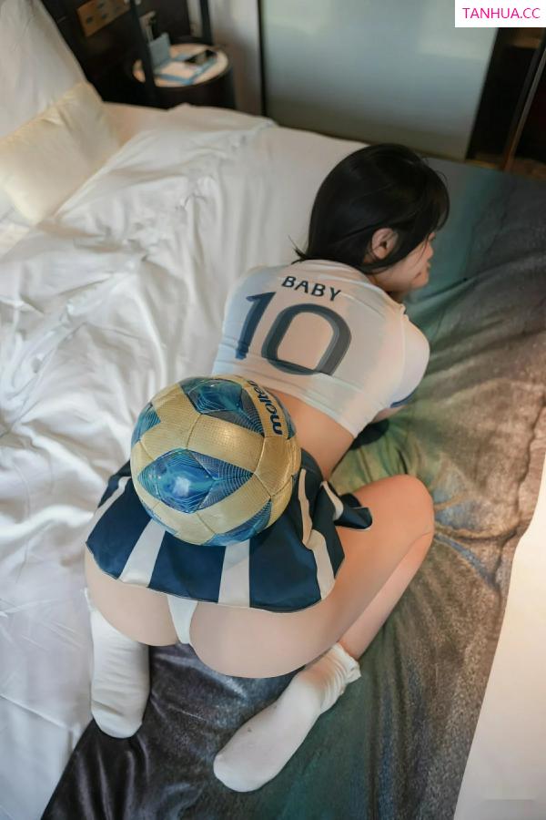   [XiuRen]高清写真图 2025.07.31 No.10606 软情 足球队服第17张图片